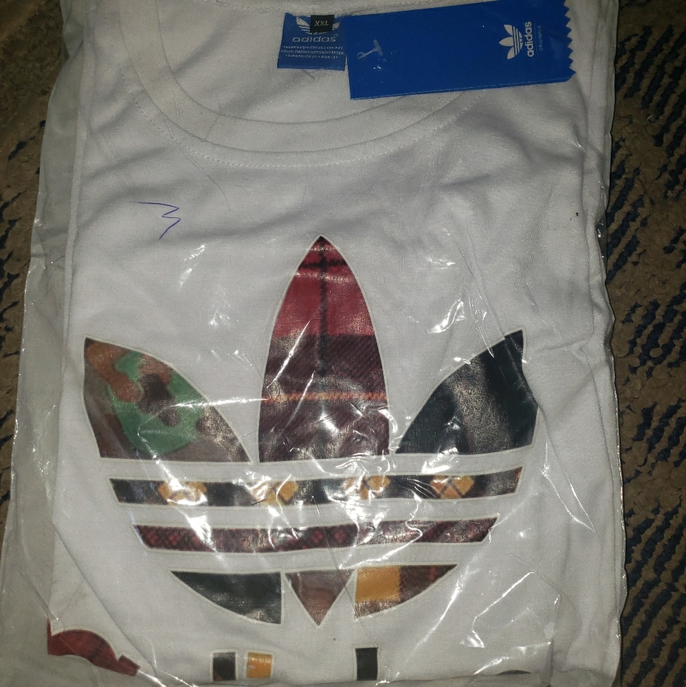 Adidas Tshirt
